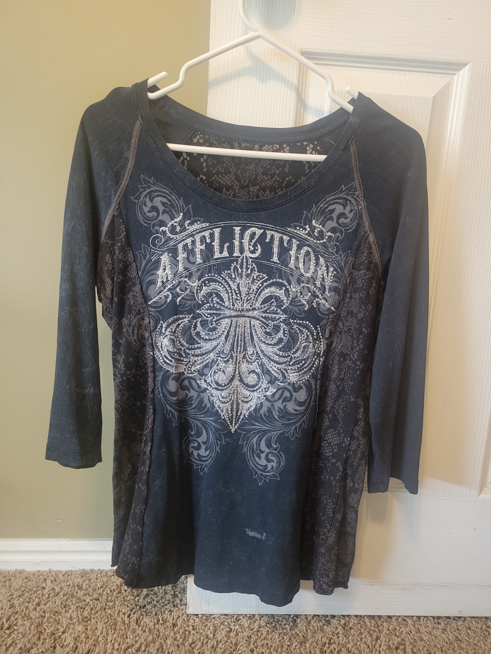 Affliction Women's Black Graphic Three-Quarter Sleeve Top